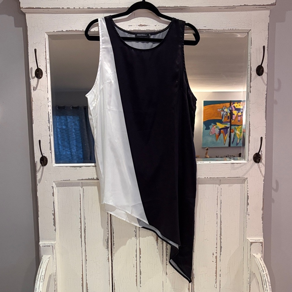 Asymmetrical Black and White Women's Top
